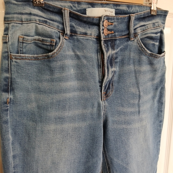 Distressed Boot Cut Jeans, Size 31 Bridge By Gly - Picture 3 of 11